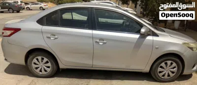 Toyota Yaris Y 3
