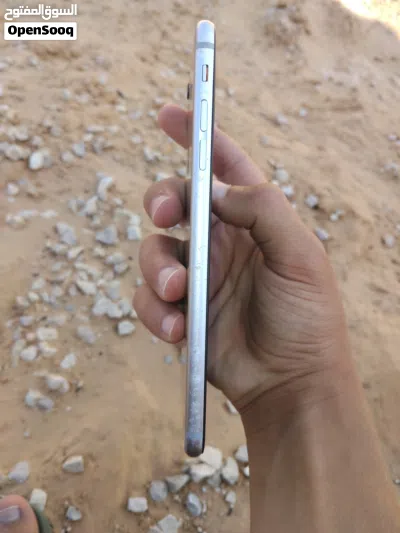 هاتف للبيع يبي شاشه فقط الشاشه بي 70 سعره 1200دينار المكان تاجوراء غوط الرمان 4