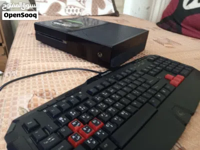اكس بوكس 1 وعليه وعليه حساب وبدعم تحديثات وفي متجر لتنزيل اي لعبه بتحبها في العاب مجانيه والعاب مدفو 4