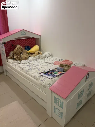 Kids bed in great condition 4