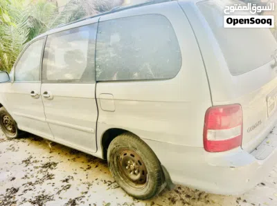 Kia Carnival EX 4