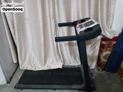 جهاز جري للبيع مستعمل لفترة قصيرة جدا اشتريته ب250 اريد ابيعه ب200 وبيها مجال 3