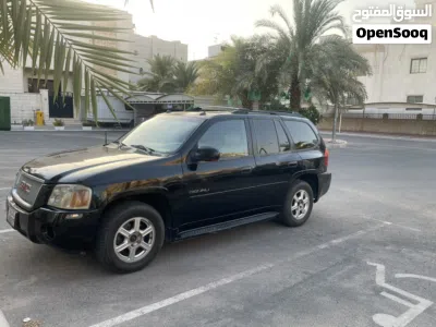 GMC Envoy Denali 2