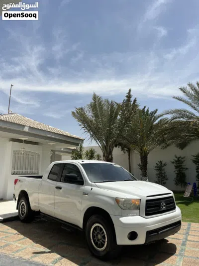 Toyota Tundra Base 2