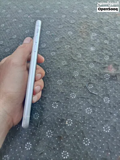 iPhone 11 عادي 4