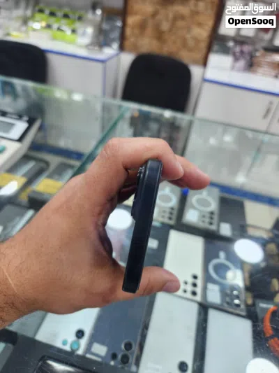 iPhone 15 128GB بحالة ممتازة جدا بسعر مميز جدا 3