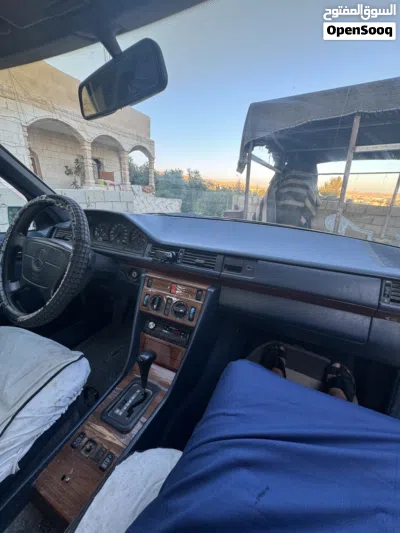 Mercedes Benz E-Class E 200 4