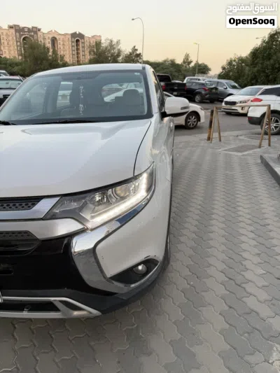 Mitsubishi Outlander Sport 3