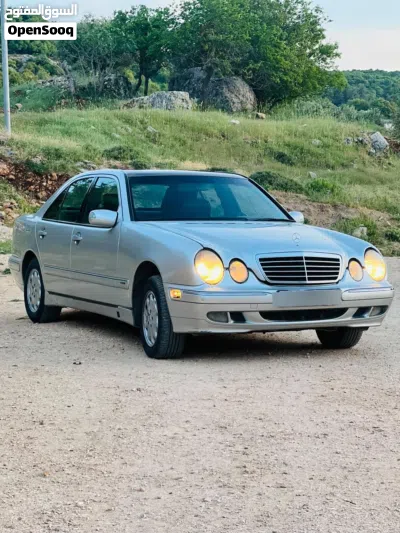 Mercedes Benz E-Class E 200 2