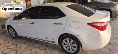 Toyota Corolla LE 2