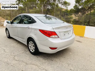 Hyundai Accent Standard 4