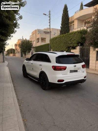 كيا سورينتو Standard 3