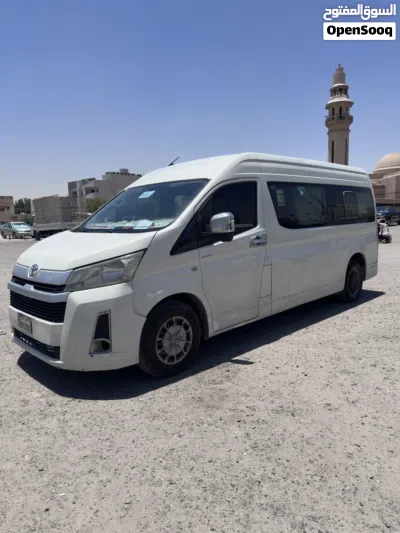Toyota Hiace Standard 2