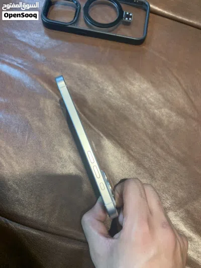 iPhone 15 pro 128 gb للبيع 2