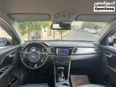 كيا نيرو EX Touring 3