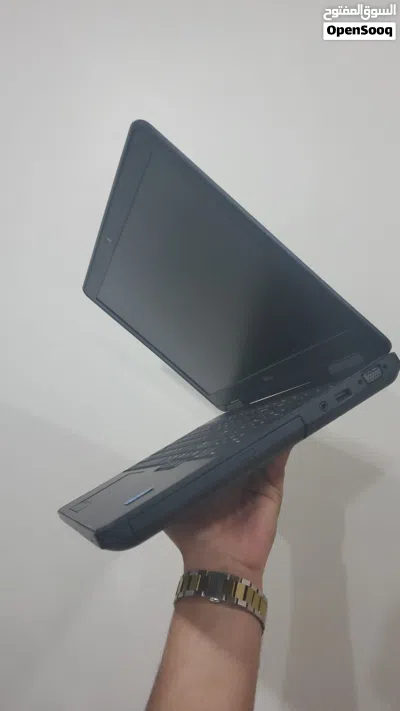 Dell Latitude 5540 4