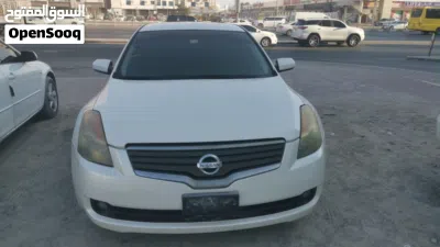 Nissan Altima Standard 4