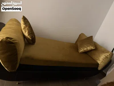 كنبة ذهبيه 2