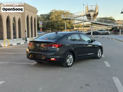 Hyundai Elantra GL 2