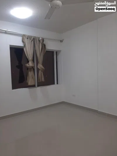 شقة متميزة سكني الخوض شارع مازون 4