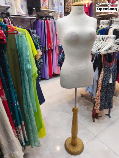 منيكنات عرض ملابس استندات علقيات 2