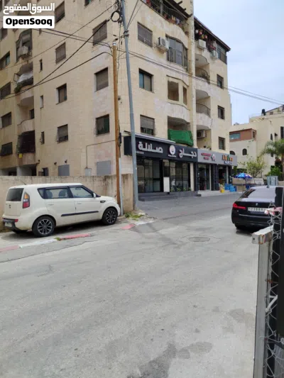 3محلات تجارية للبيع في حي الطيرة رام الله للبيع بجانب مطعم صلالة خلف اورغادا مساحة 40m وسدة 40m 4