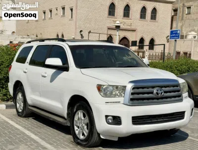 Toyota Sequoia Standard 2