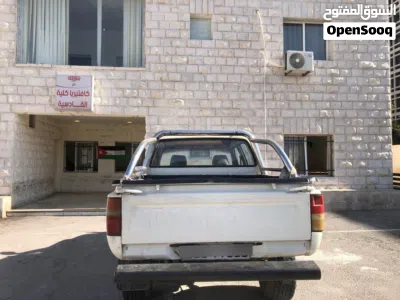 Toyota Hilux Standard 4