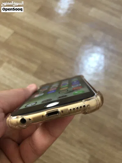 ايفون 6s لون ذهبي 3