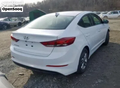 Hyundai Elantra Standard 2