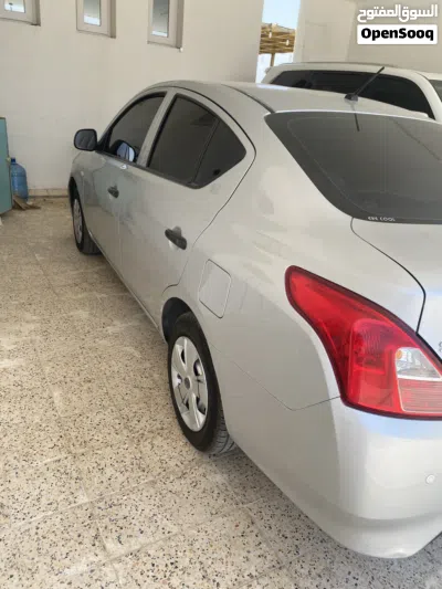 Nissan Sunny Standard 2