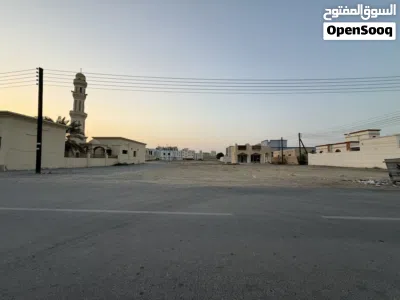 للبيع محلات في ولايه صحار - الملتقى 2