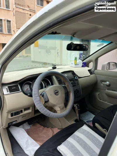 Nissan Tiida 4