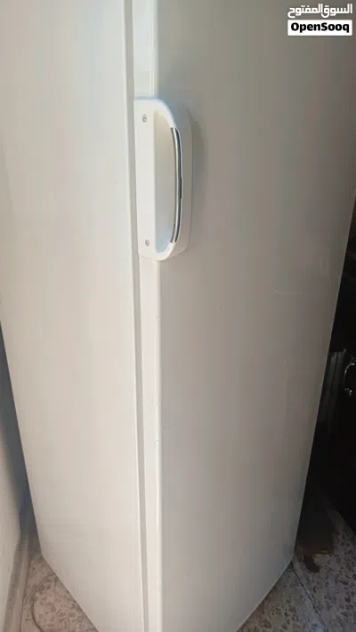 فريز لون ابيض نوعيه كاندي بحاله جيده جدا 4