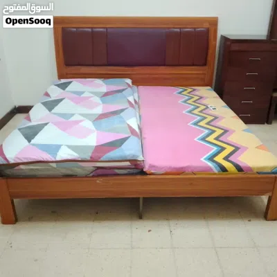 سرير كبير ومراتب وتسريحه 2