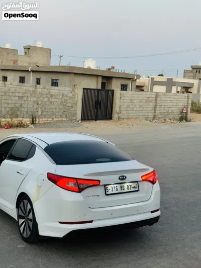 كيا K5 Standard 4