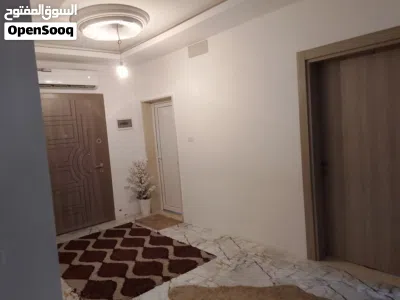 شقه للبيع شقه تتكون من ثلاثه غرف زوز حمامات واجهتين دور ارضي بير مشترك مساحه الشقه 120 تشطيب حديث. . 3