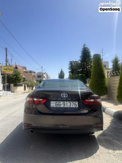 Toyota Camry GLE 2