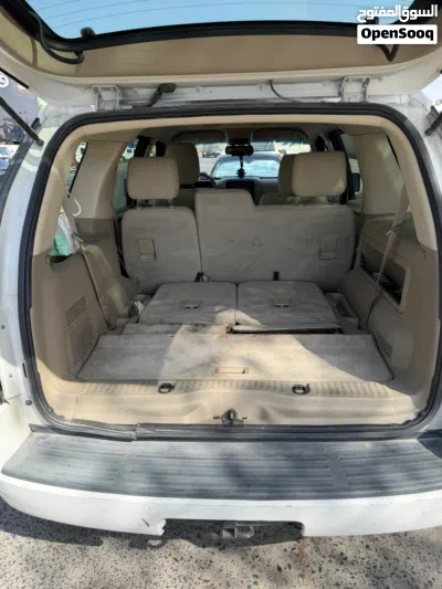 Ford Explorer Base 4