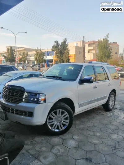 Lincoln Navigator Standard 4