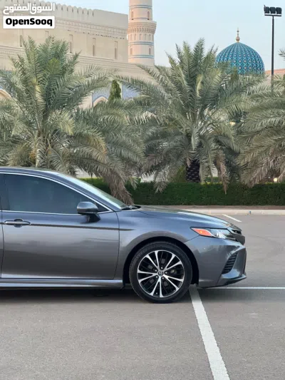 Toyota Camry SE 4