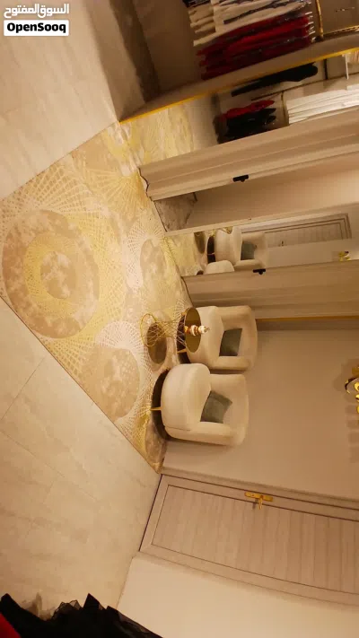 محل للبيع نشاط ملابس نسائية ديكور وبضاعه 2