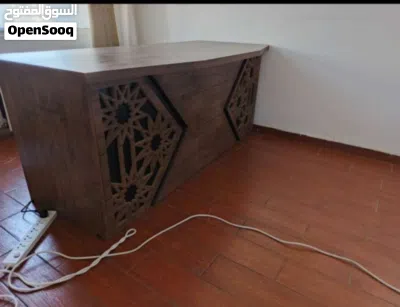 مكاتب باشكال مختلفه مستعمل بحاله ممتازه ونضيف عدد 4 مكاتب بأسعار مناسبة 2
