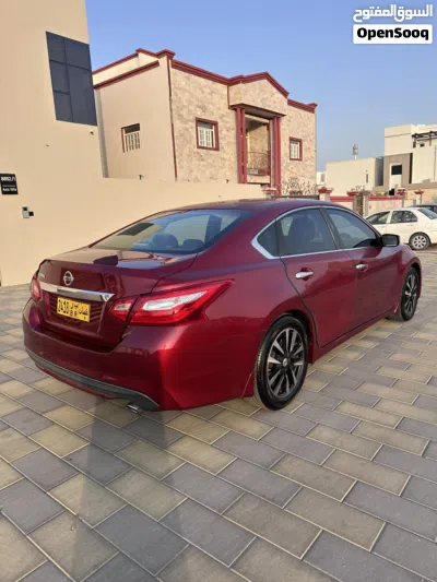 Nissan Altima Standard 3