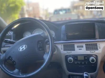 Hyundai Sonata Standard 4