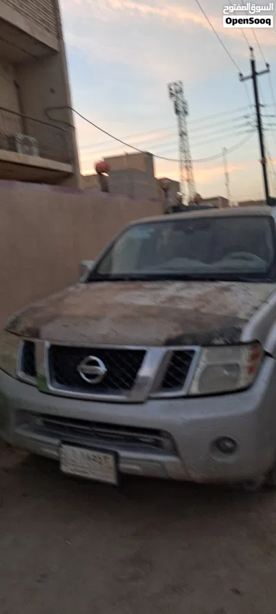 Nissan Pathfinder S 4