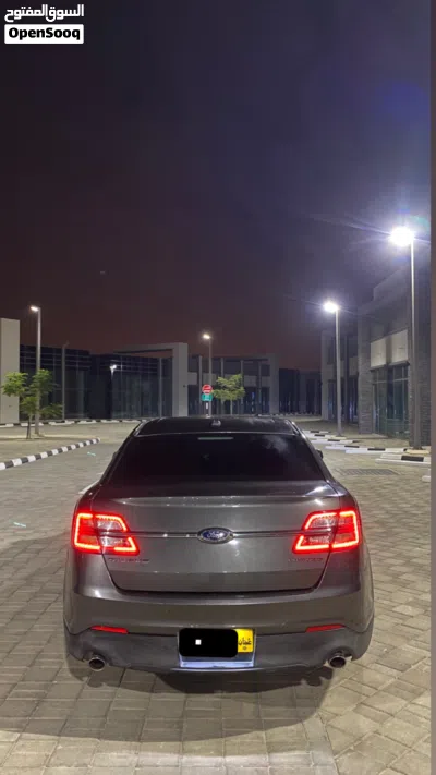Ford Taurus Limited 3