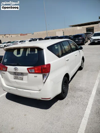 Toyota Innova Standard 4