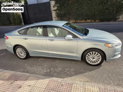 Ford Fusion SE 2