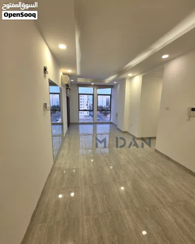 Modern 2 BR Apartment in Al Qurum شقة عصرية غرفتين وصالة 3